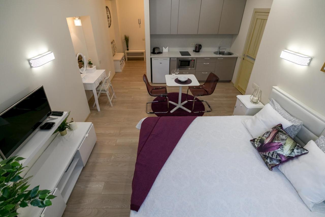 Raugyklos Apartamentai Íbúð